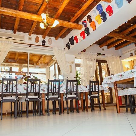 Mini Hotel Venezia Atyraū Екстериор снимка