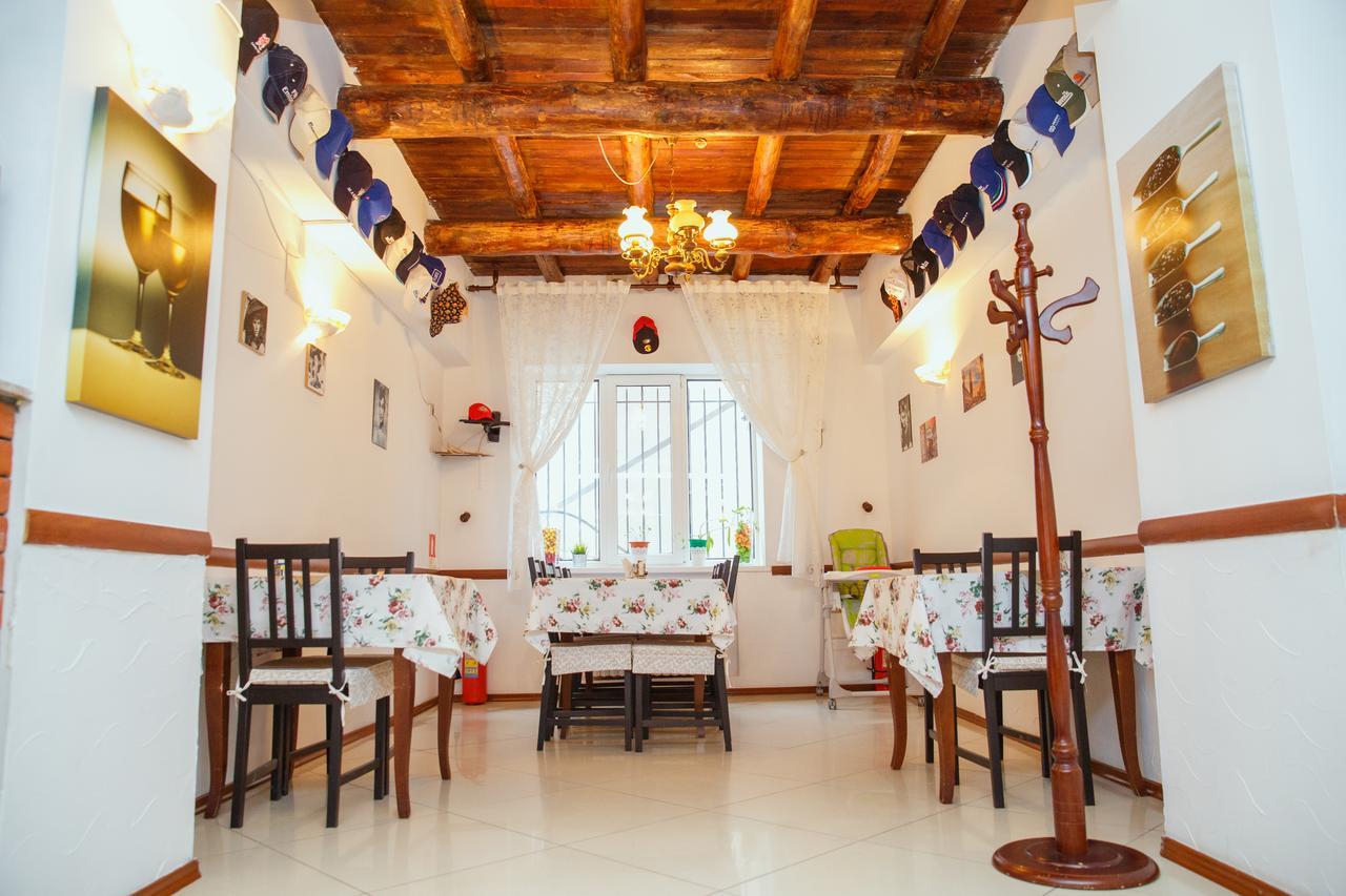 Mini Hotel Venezia Atyraū Екстериор снимка